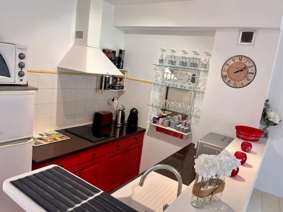 Joli Studio Tout Confort Proche Toutes Commodites Dans Residence Calme Л'Іль-Русс Екстер'єр фото