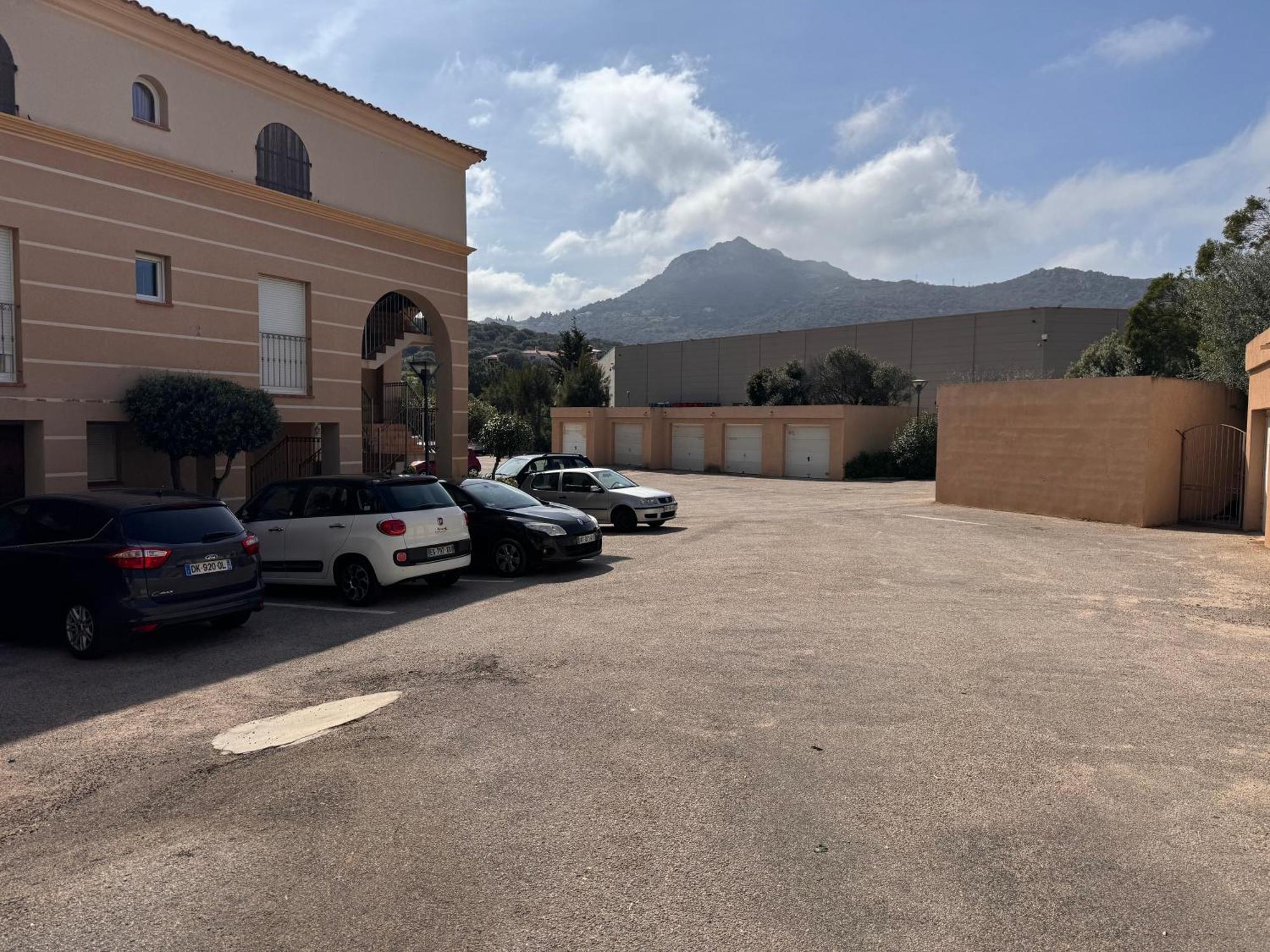Joli Studio Tout Confort Proche Toutes Commodites Dans Residence Calme Л'Іль-Русс Екстер'єр фото