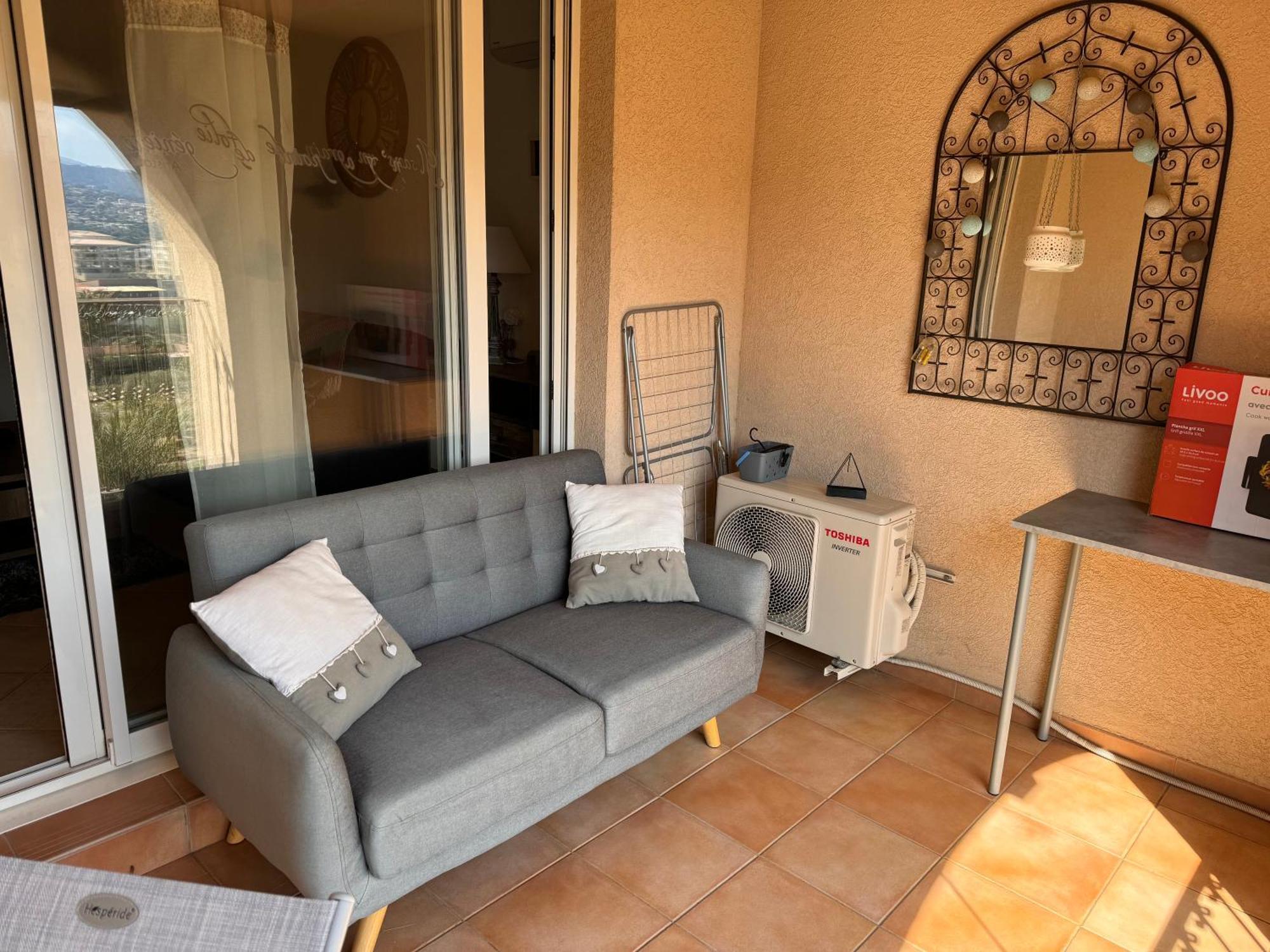 Joli Studio Tout Confort Proche Toutes Commodites Dans Residence Calme Л'Іль-Русс Екстер'єр фото