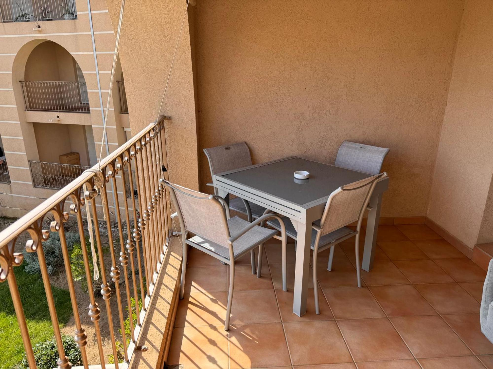 Joli Studio Tout Confort Proche Toutes Commodites Dans Residence Calme Л'Іль-Русс Екстер'єр фото